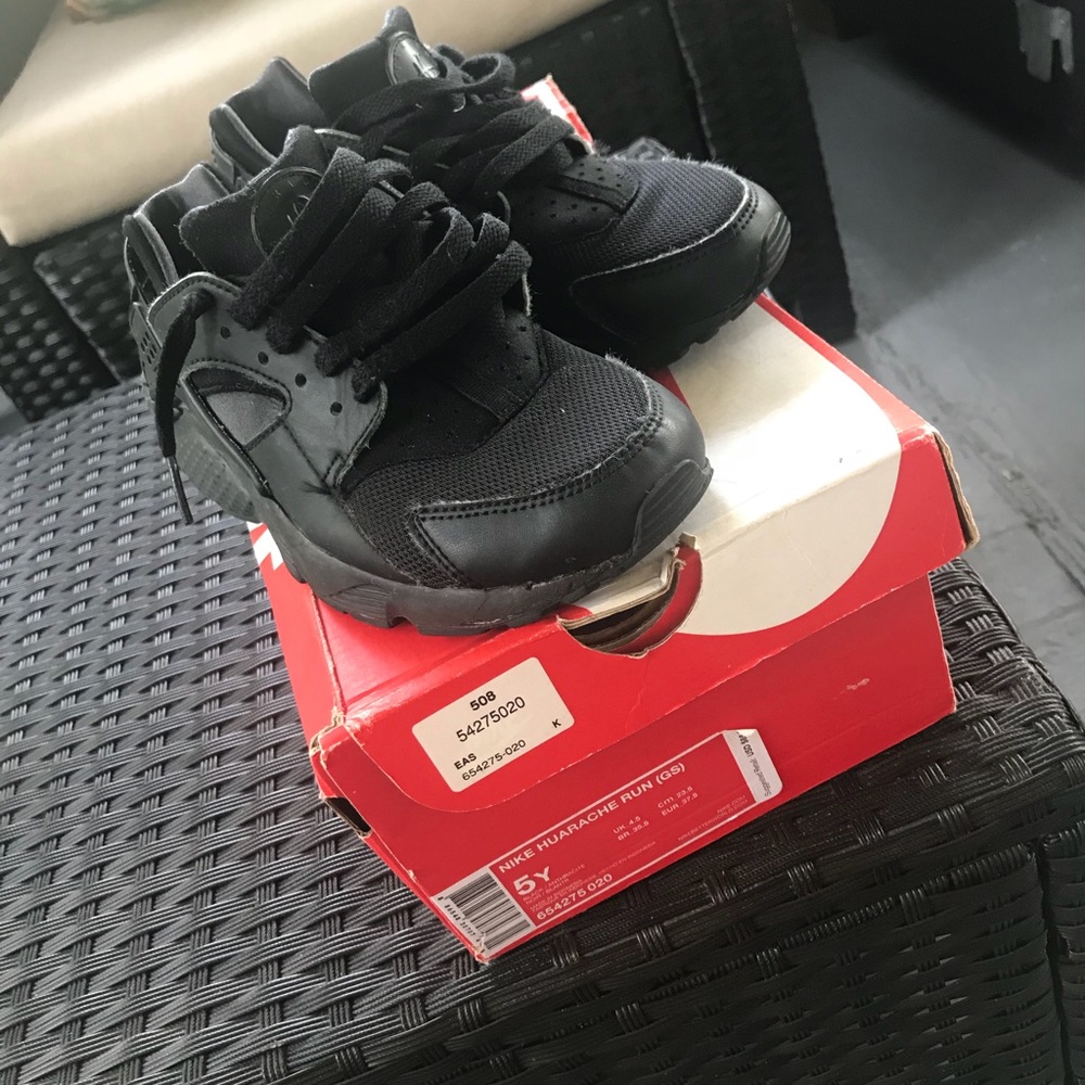 NIKE HUARACHE RUN